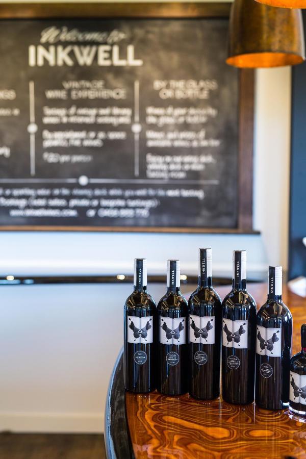 Hotel California Road At Inkwell Wines Макларен-Вейл Экстерьер фото